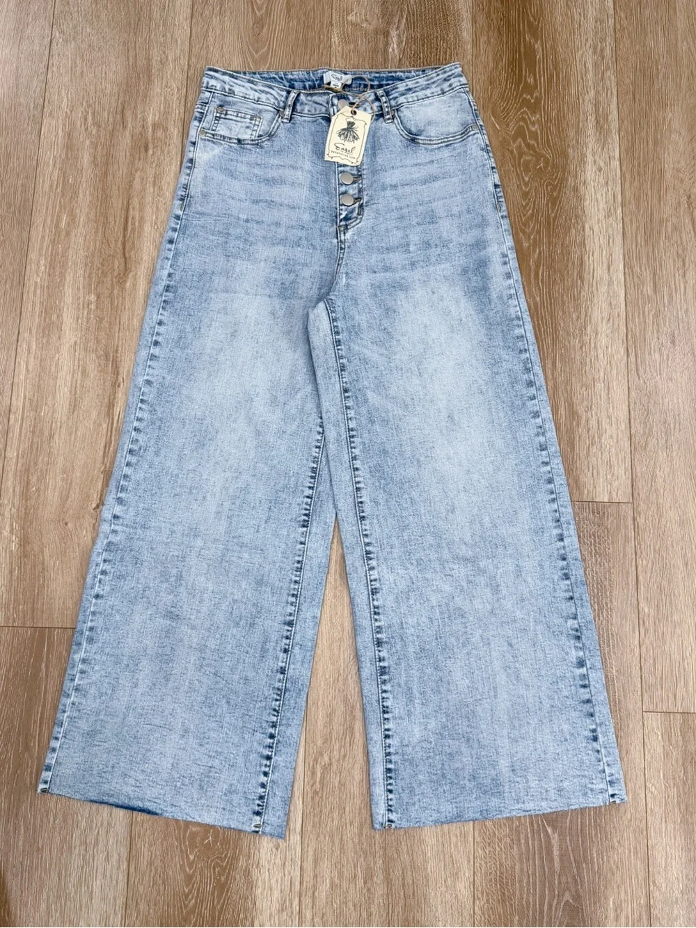 NWT Easel Button Fly Wide Leg High Rise Raw Hem Stretch Jeans Blue Size Medium